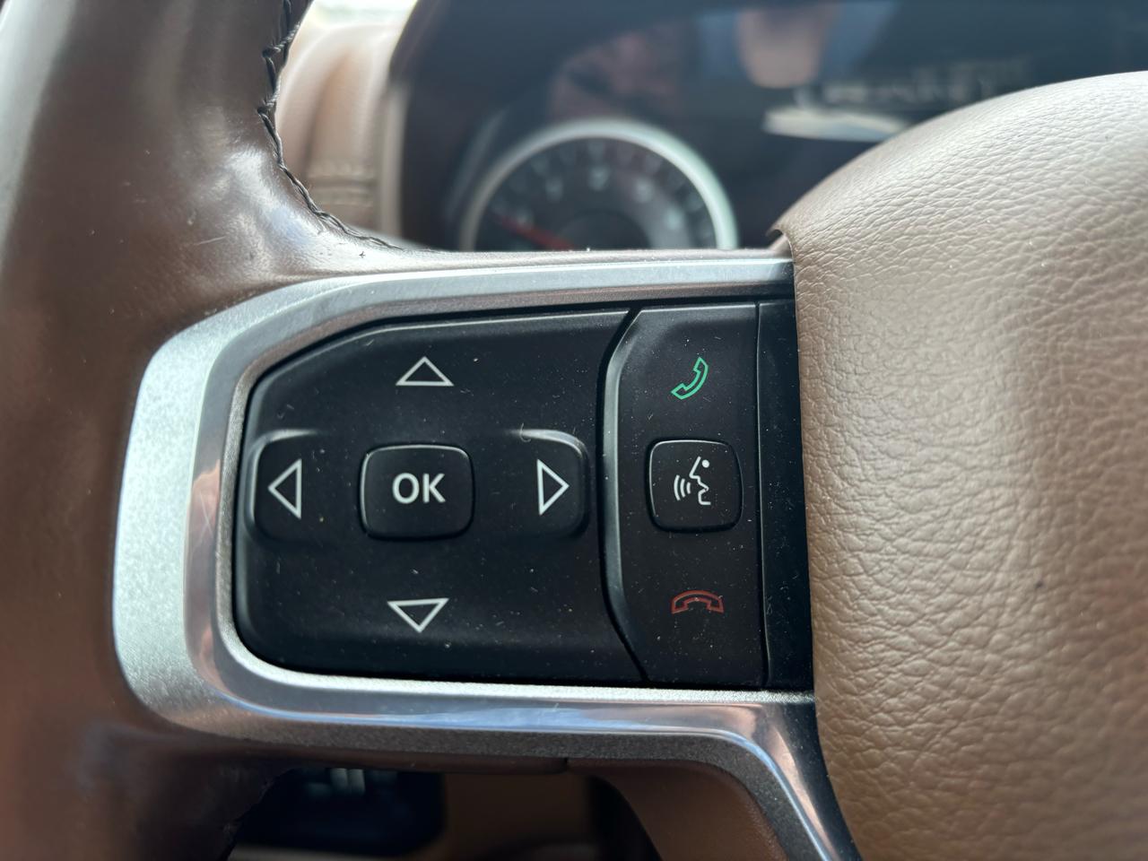 RAM 1500 Laramie Crew Cab SWB 4WD 2019