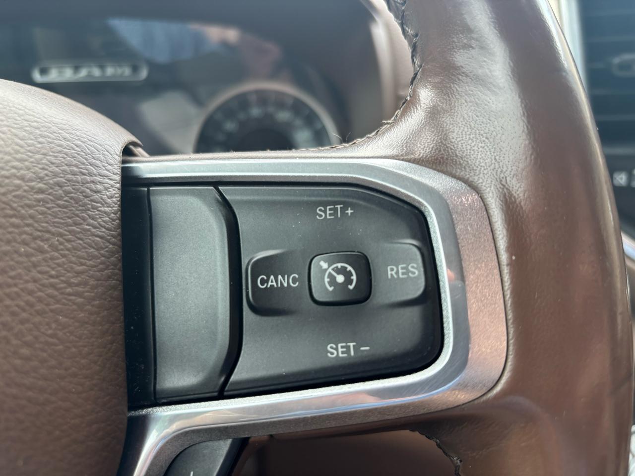RAM 1500 Laramie Crew Cab SWB 4WD 2019