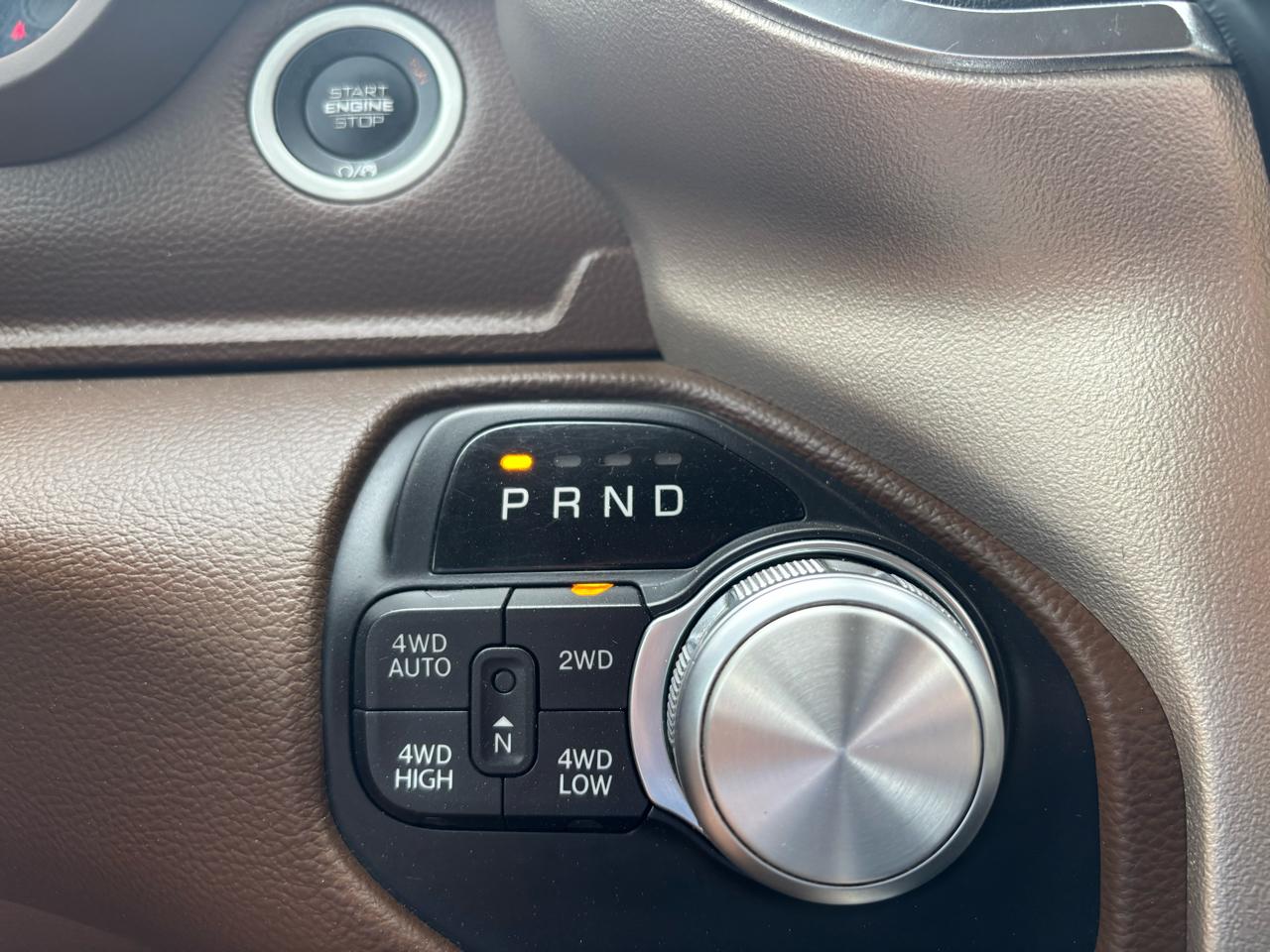 RAM 1500 Laramie Crew Cab SWB 4WD 2019