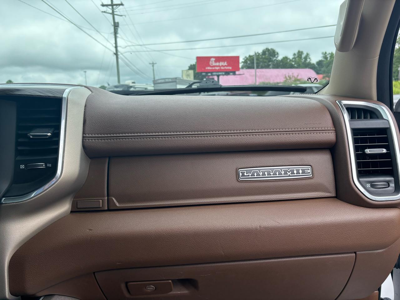 RAM 1500 Laramie Crew Cab SWB 4WD 2019