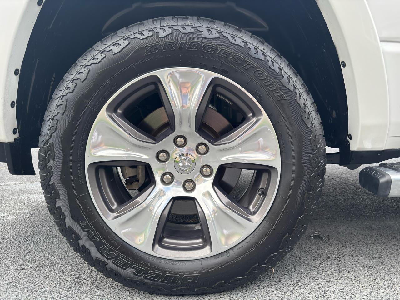 RAM 1500 Laramie Crew Cab SWB 4WD 2019
