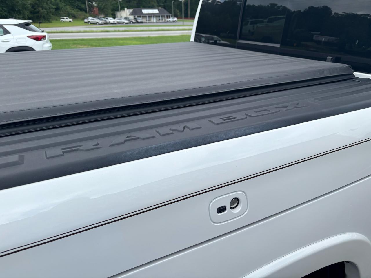 RAM 1500 Laramie Crew Cab SWB 4WD 2019