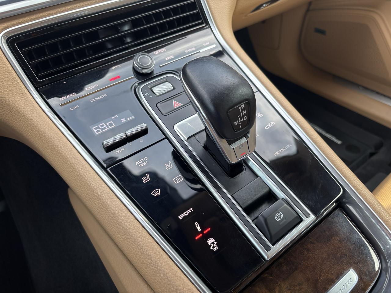 Porsche Panamera 4 2018