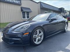 2018 Porsche Panamera 