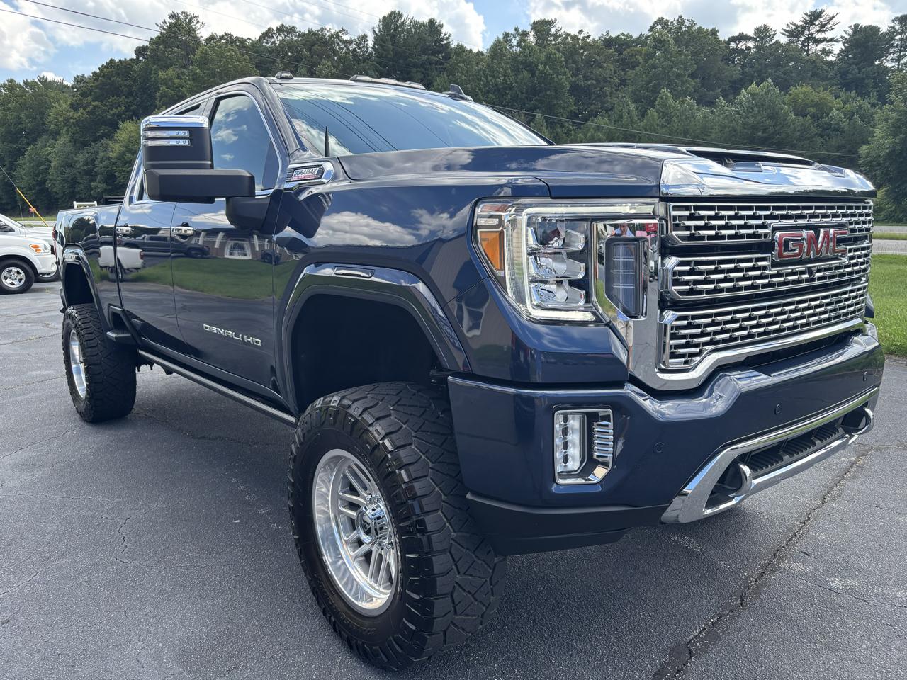 GMC Sierra 2500HD Denali Crew Cab 4WD 2022
