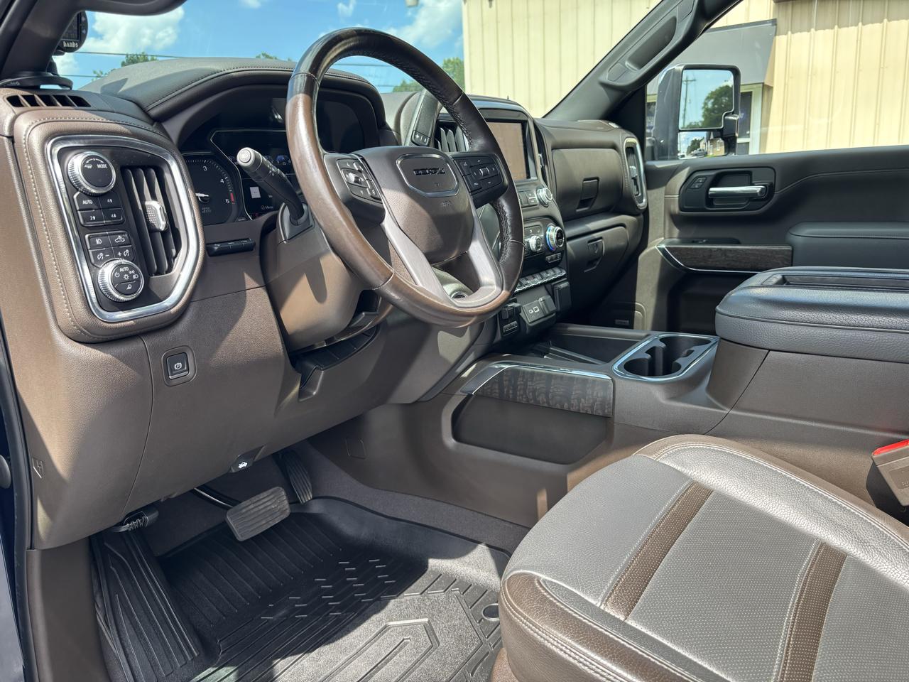 GMC Sierra 2500HD Denali Crew Cab 4WD 2022