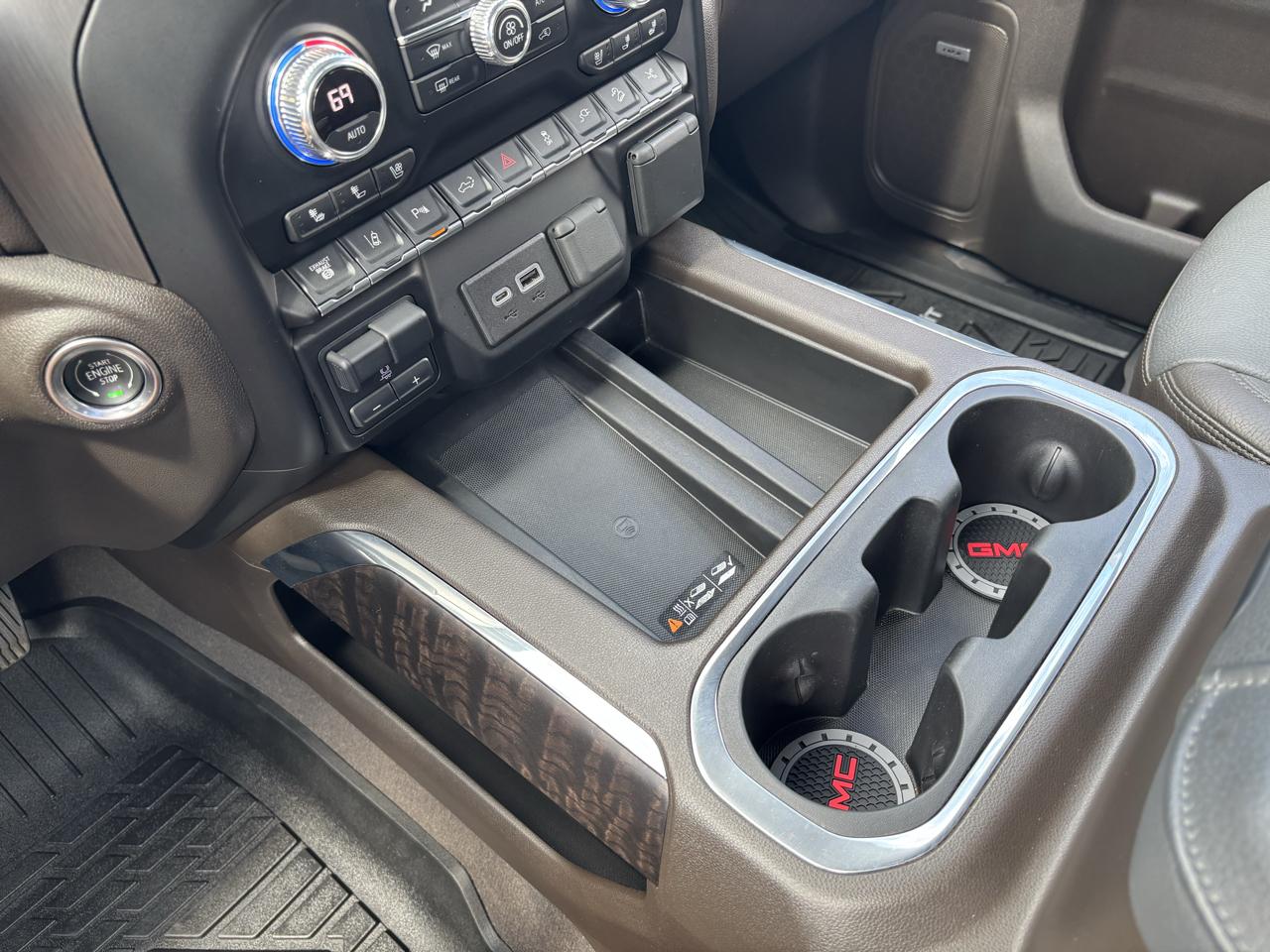 GMC Sierra 2500HD Denali Crew Cab 4WD 2022