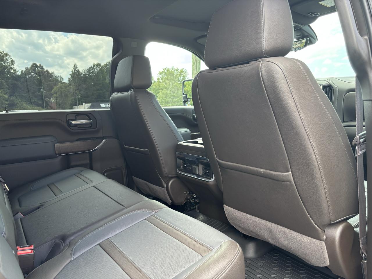 GMC Sierra 2500HD Denali Crew Cab 4WD 2022