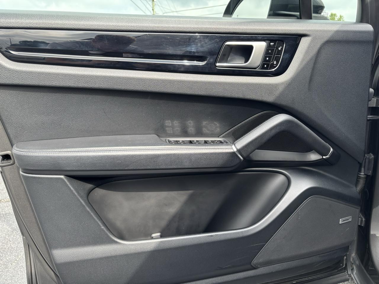 Porsche Cayenne Base 2019