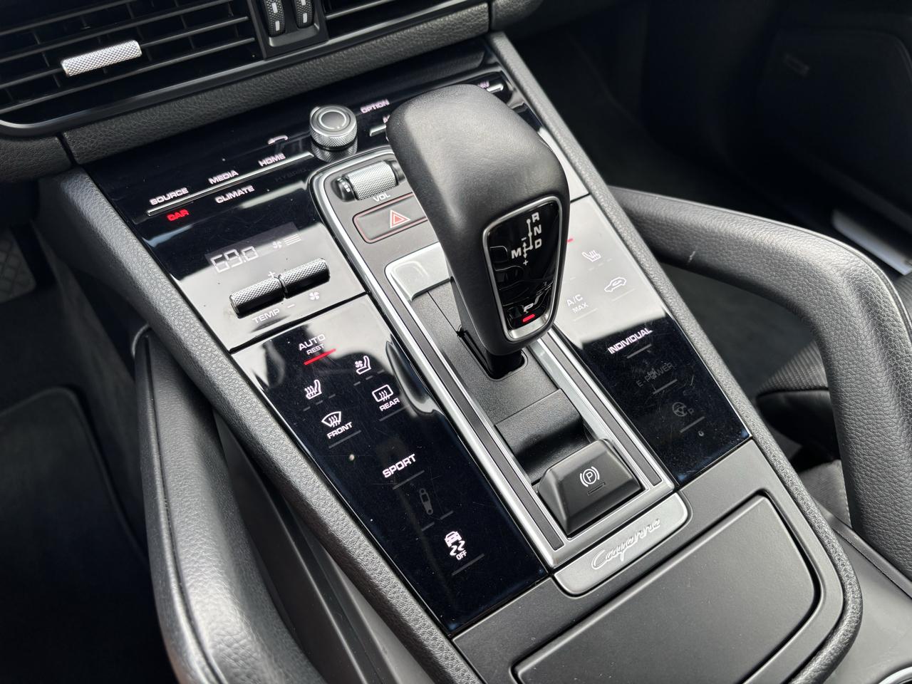 Porsche Cayenne Base 2019