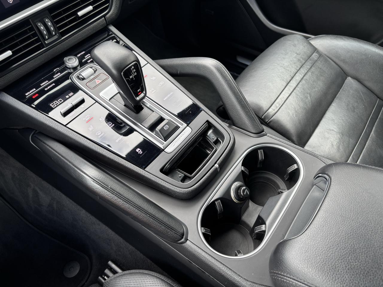 Porsche Cayenne Base 2019