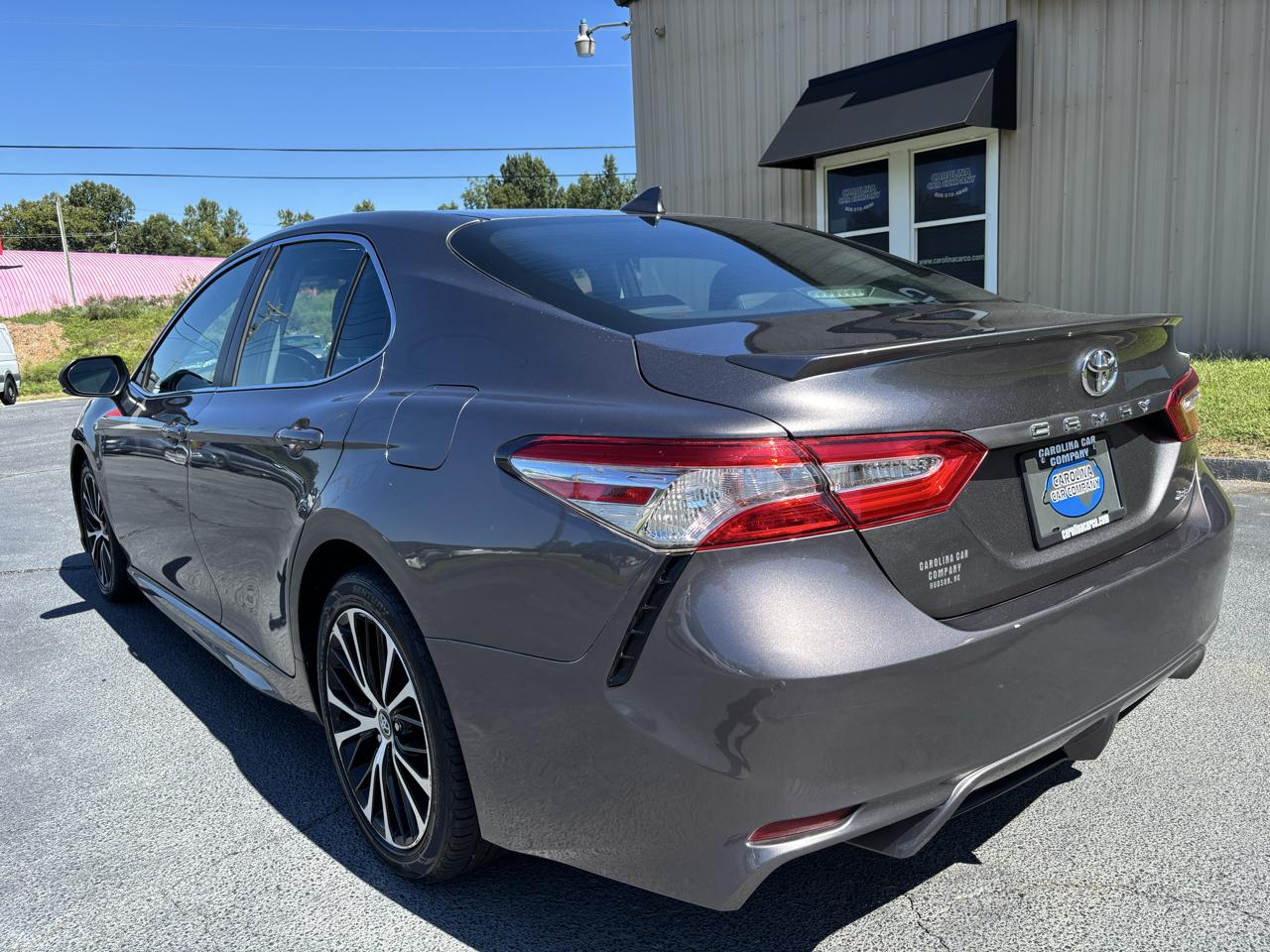 Toyota Camry SE 2020