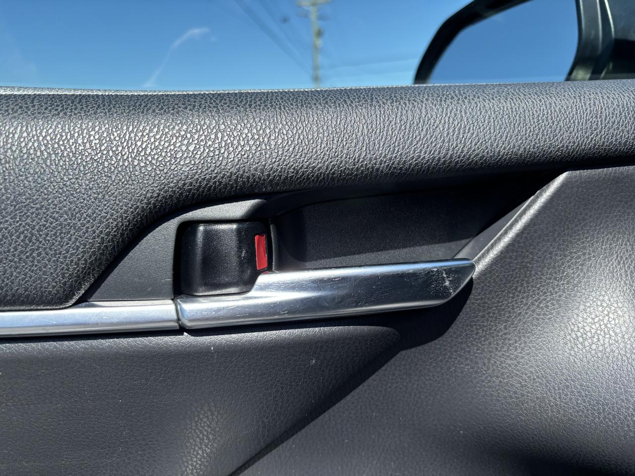 Toyota Camry SE 2020
