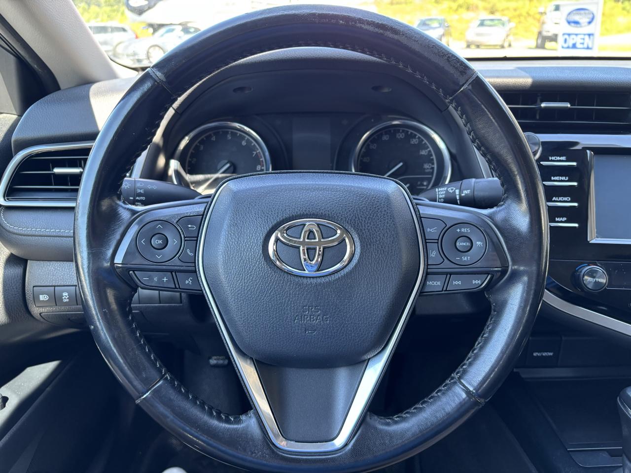 Toyota Camry SE 2020