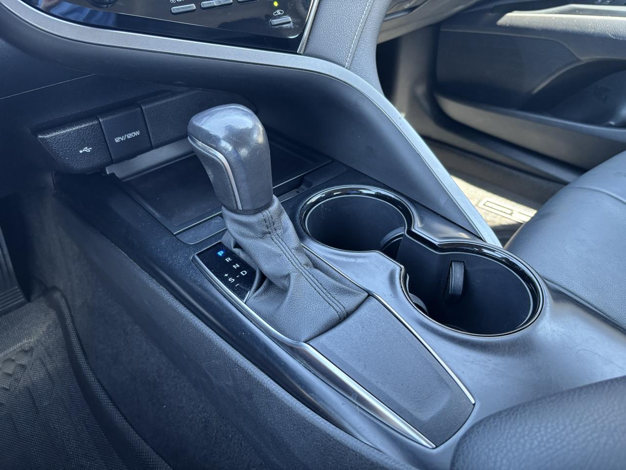 Toyota Camry SE 2020