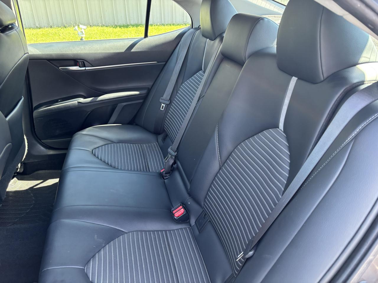 Toyota Camry SE 2020