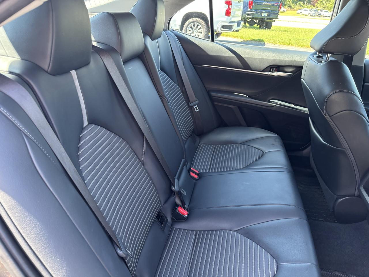 Toyota Camry SE 2020
