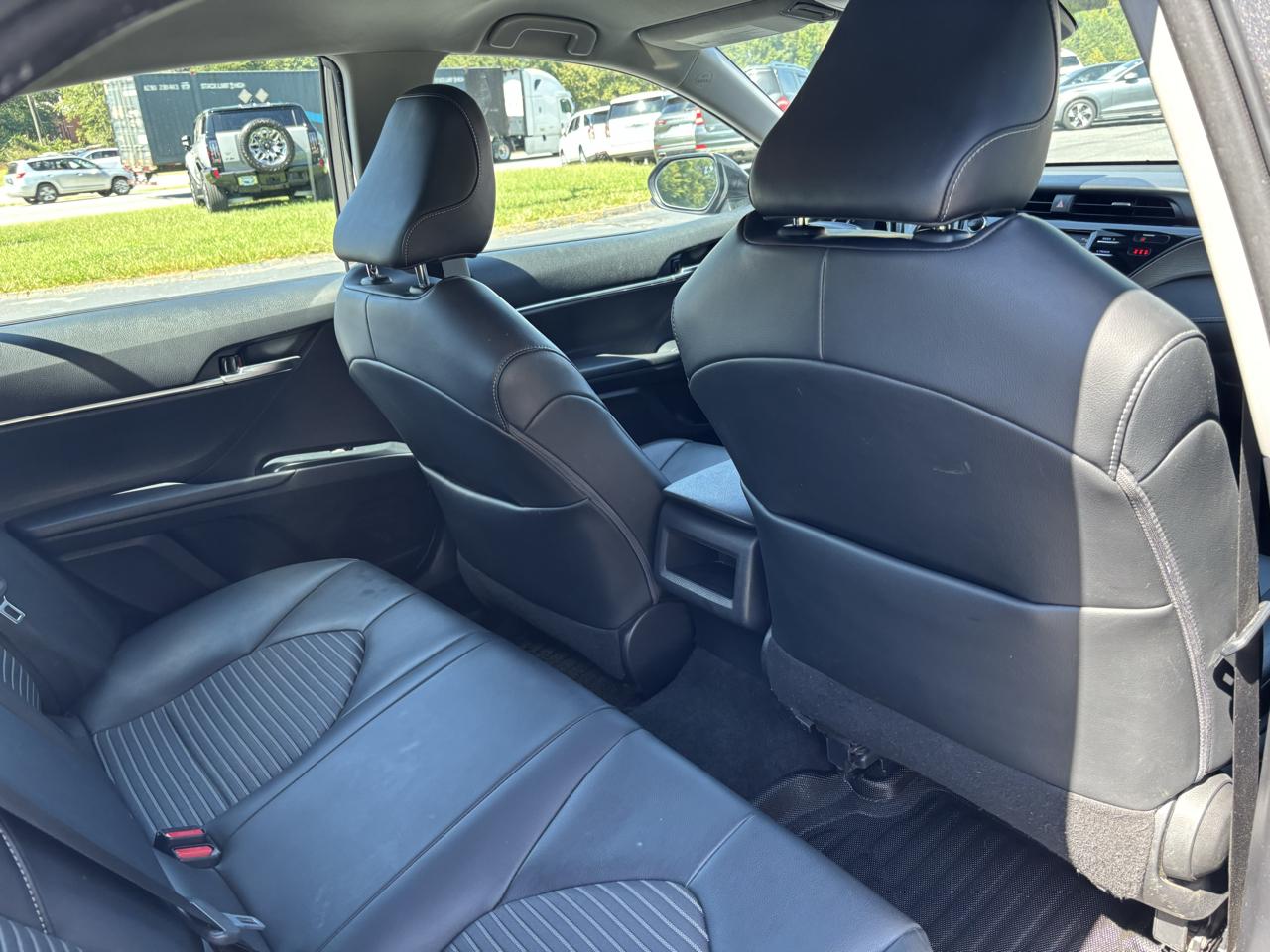 Toyota Camry SE 2020