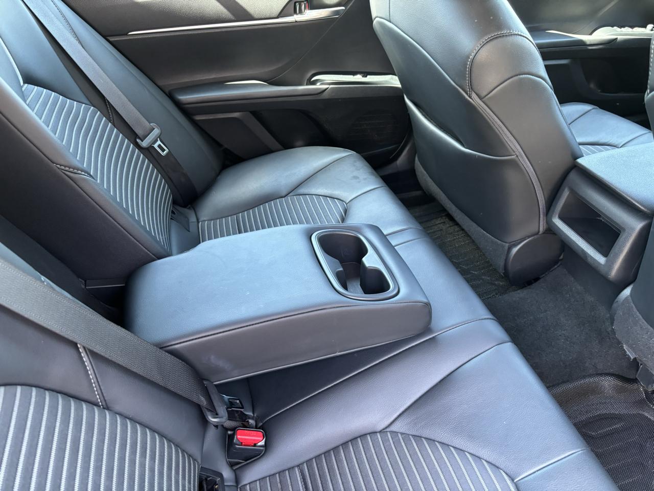 Toyota Camry SE 2020