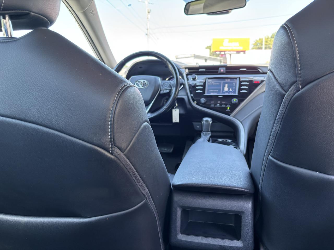 Toyota Camry SE 2020