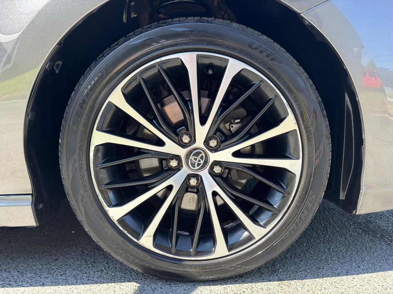 Toyota Camry SE 2020
