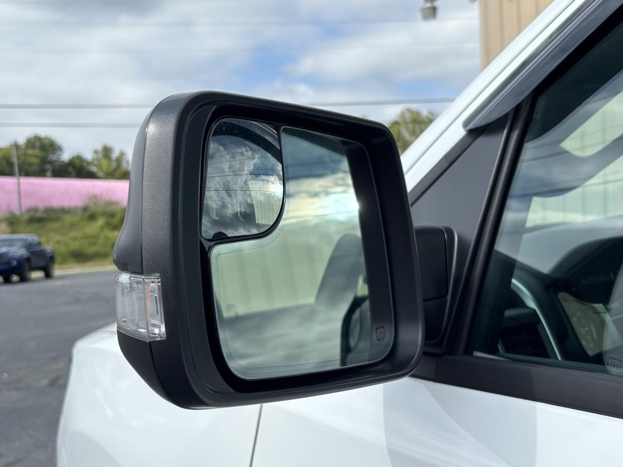 RAM 1500 Big Horn Crew Cab SWB 4WD 2022