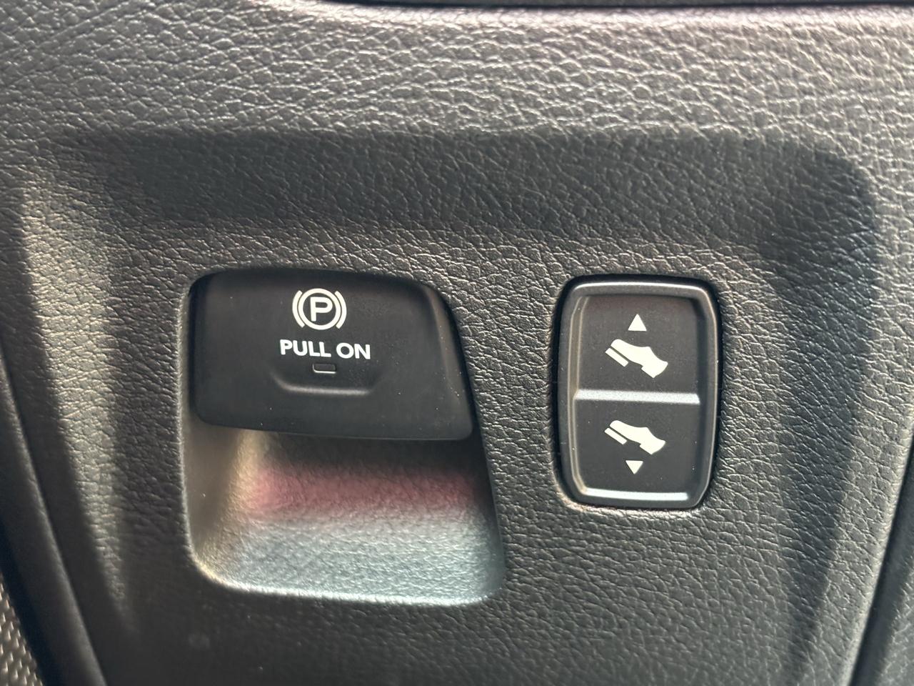 RAM 1500 Big Horn Crew Cab SWB 4WD 2022
