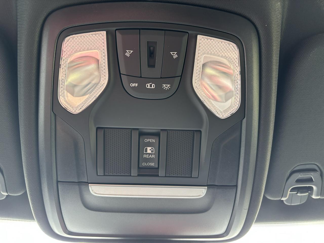 RAM 1500 Big Horn Crew Cab SWB 4WD 2022