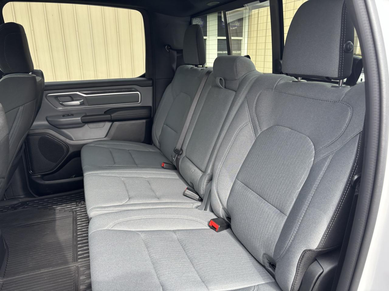RAM 1500 Big Horn Crew Cab SWB 4WD 2022
