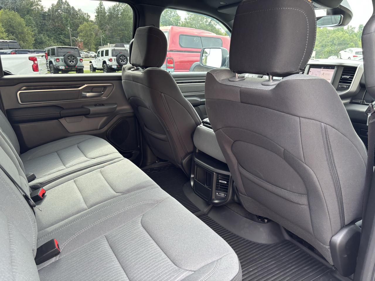 RAM 1500 Big Horn Crew Cab SWB 4WD 2022