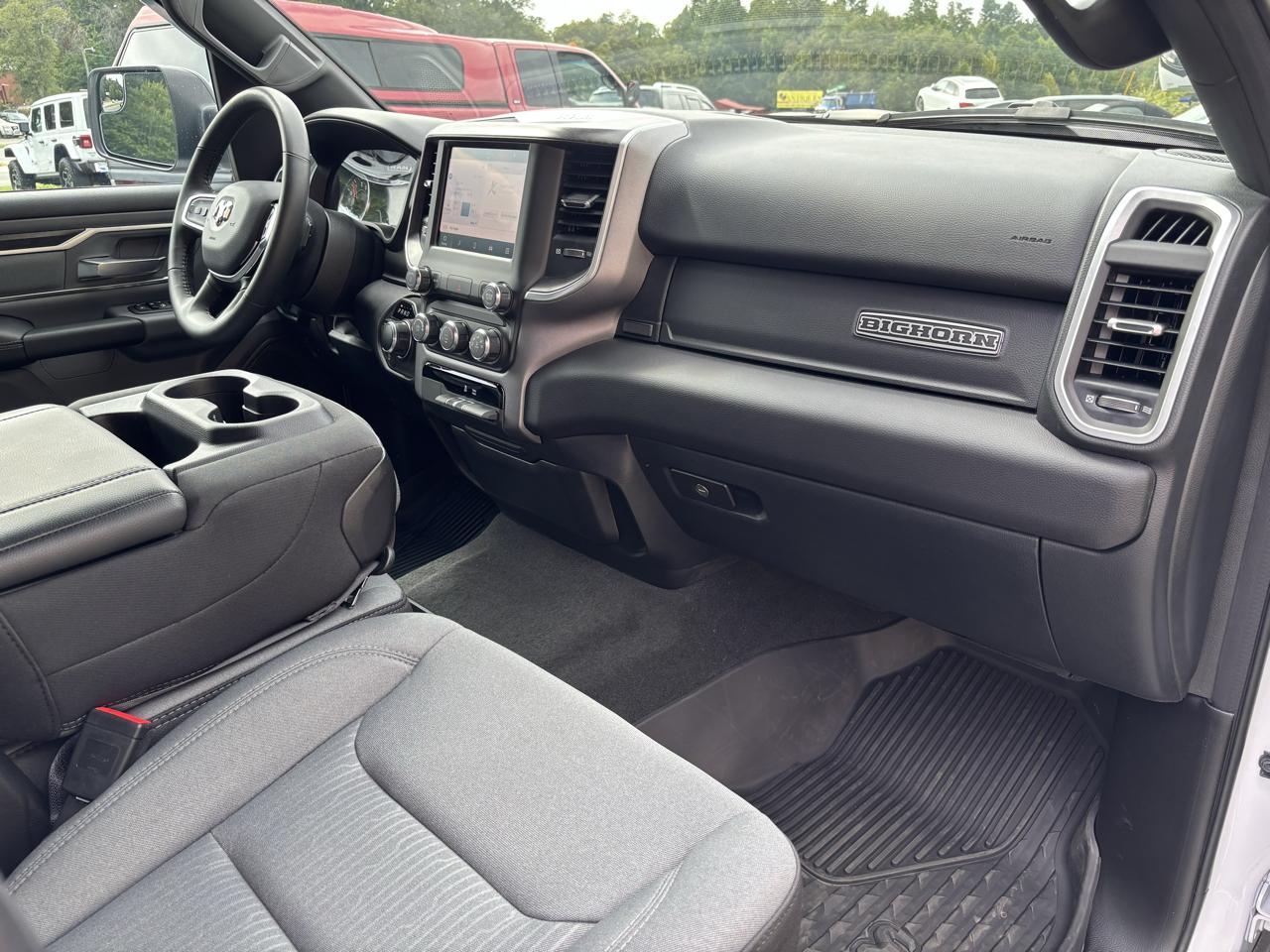 RAM 1500 Big Horn Crew Cab SWB 4WD 2022