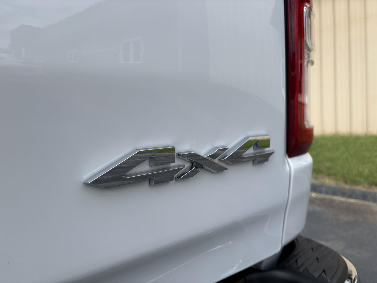 RAM 1500 Big Horn Crew Cab SWB 4WD 2022