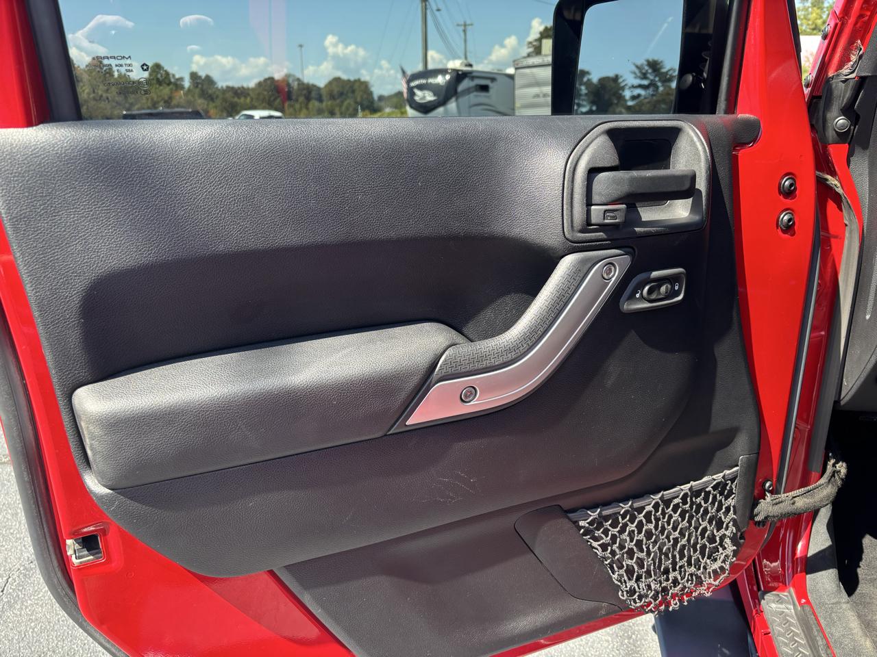 Jeep Wrangler Unlimited Sahara 4WD 2014