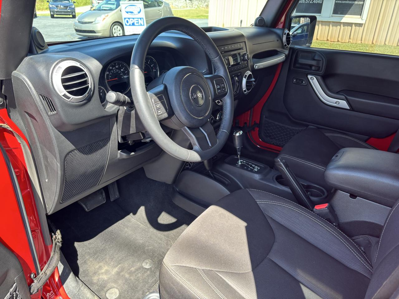 Jeep Wrangler Unlimited Sahara 4WD 2014