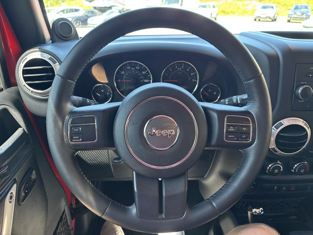 Jeep Wrangler Unlimited Sahara 4WD 2014