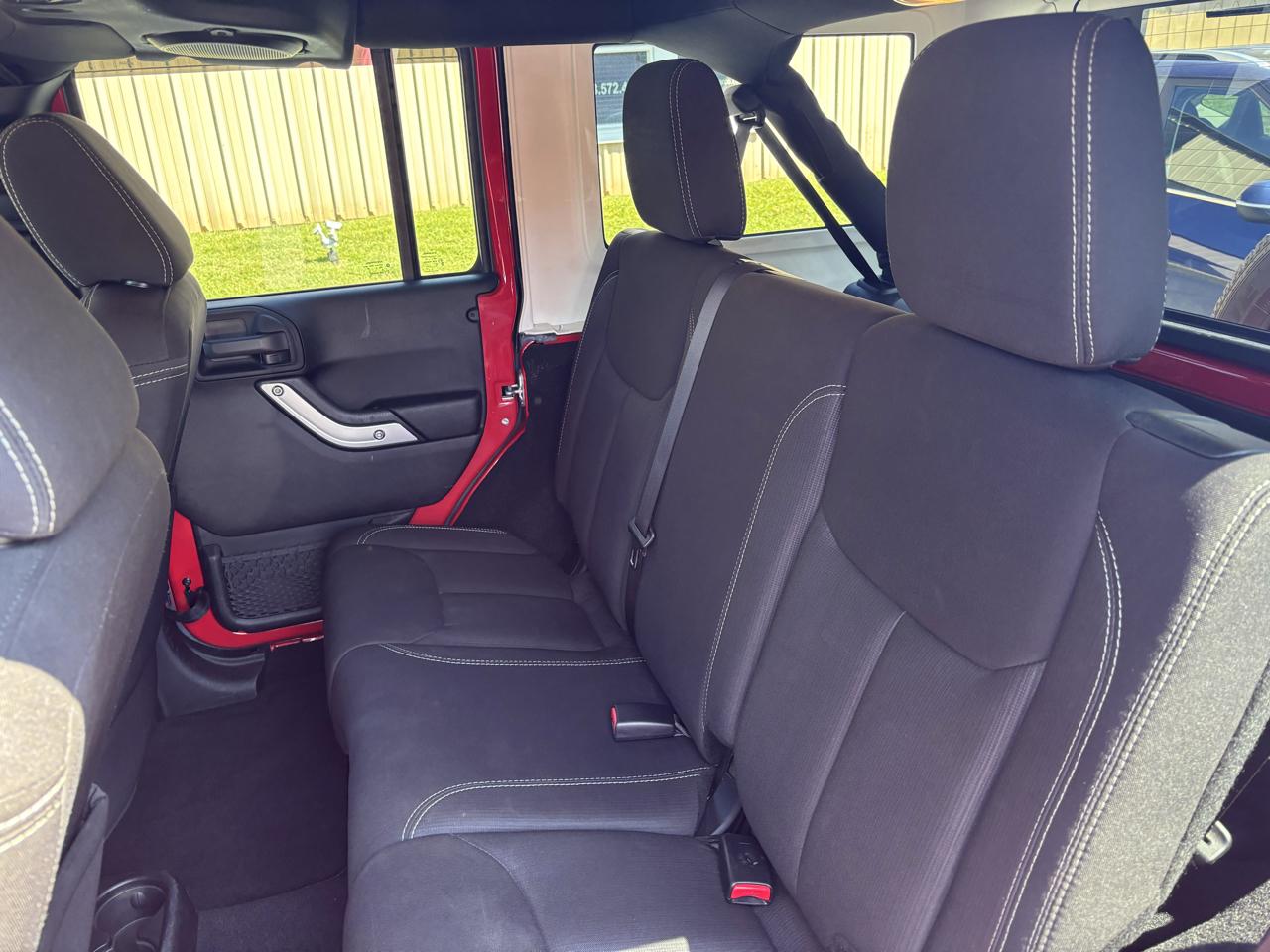 Jeep Wrangler Unlimited Sahara 4WD 2014