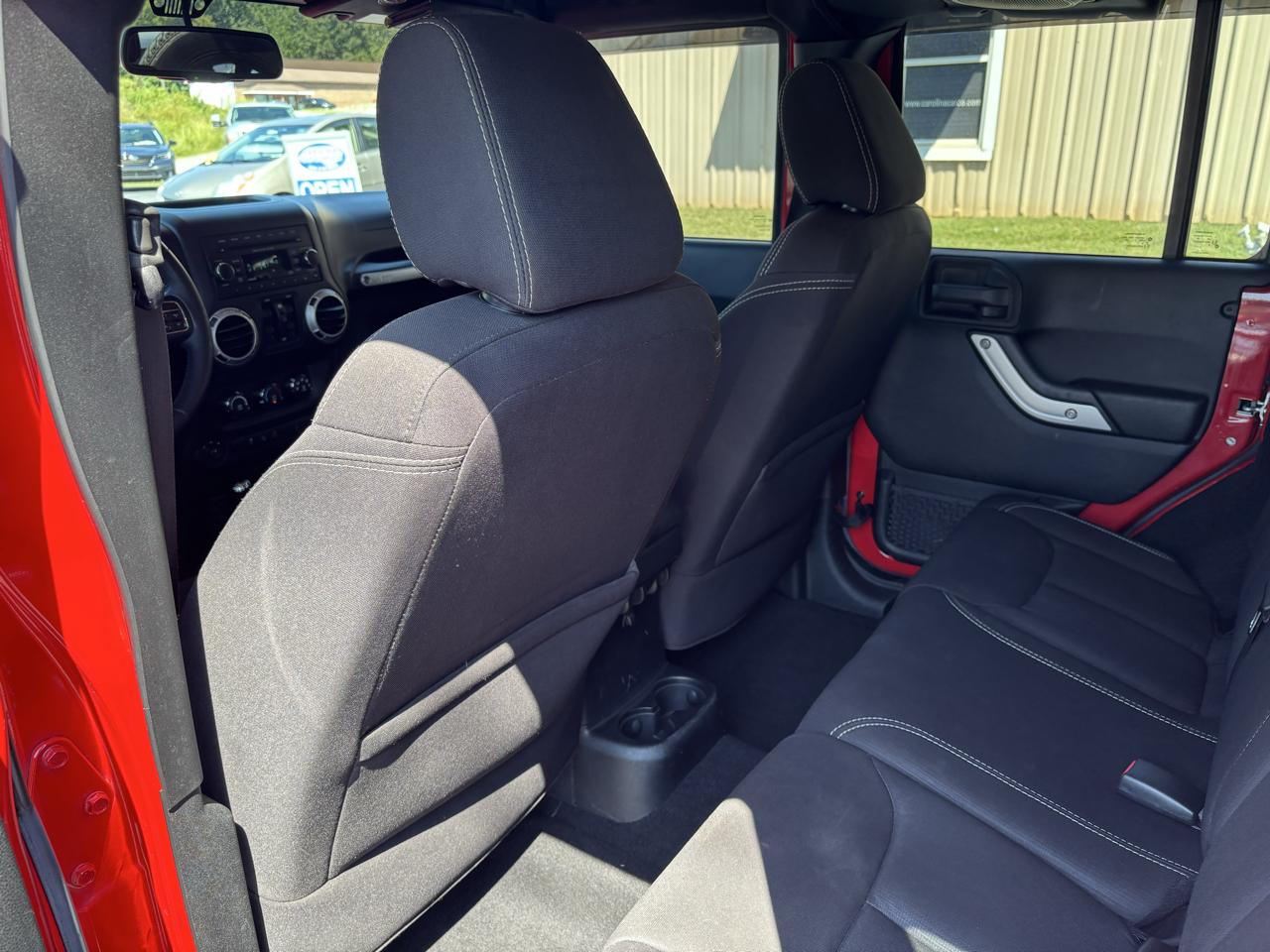 Jeep Wrangler Unlimited Sahara 4WD 2014