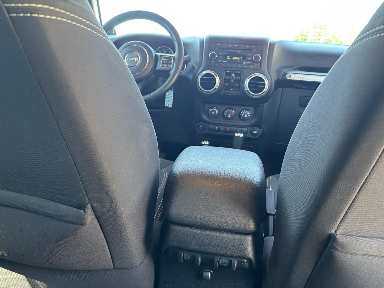 Jeep Wrangler Unlimited Sahara 4WD 2014