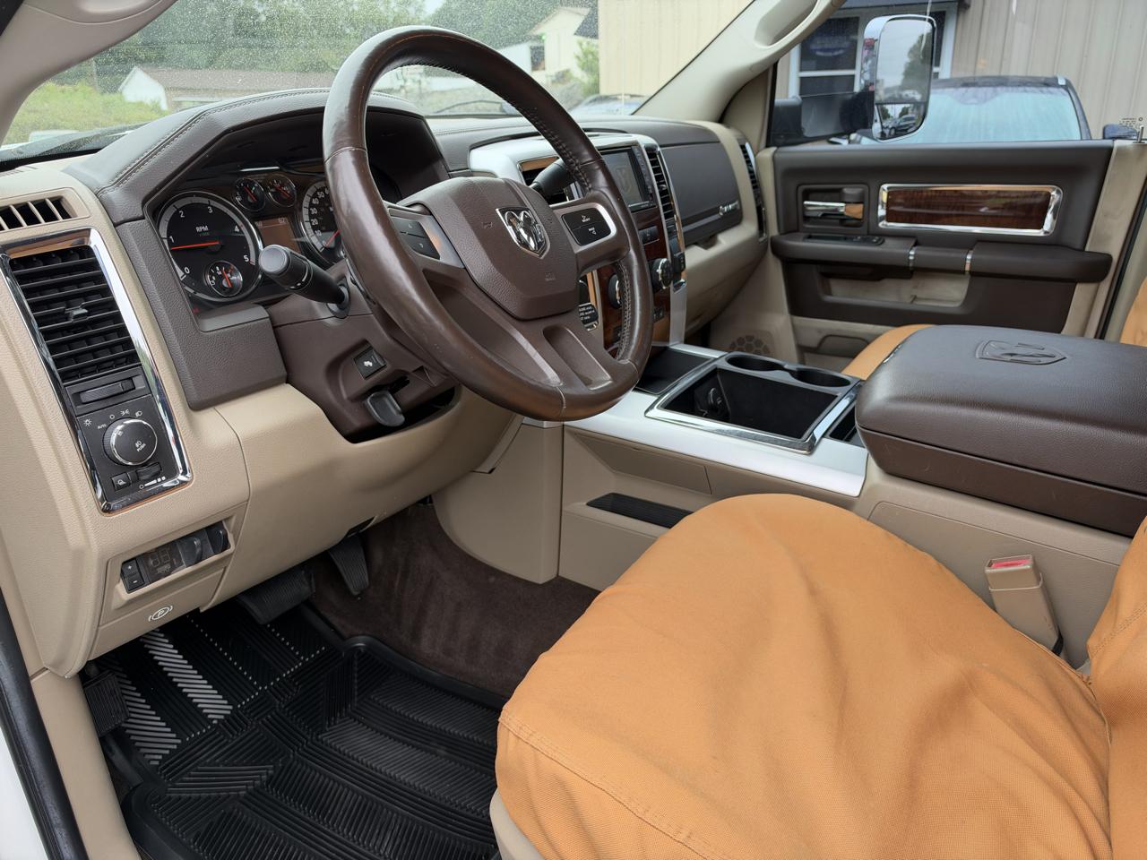 RAM 3500 Laramie Crew Cab 4WD 2011