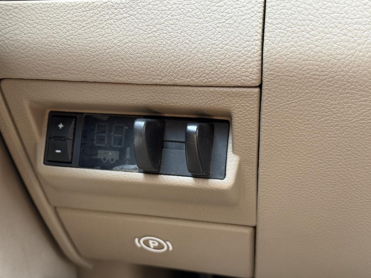 RAM 3500 Laramie Crew Cab 4WD 2011