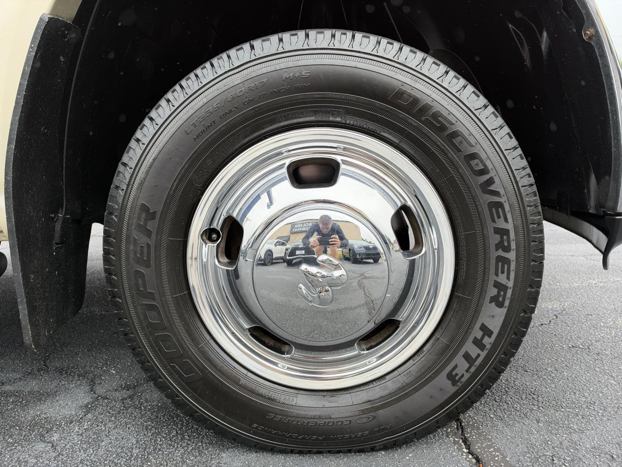 RAM 3500 Laramie Crew Cab 4WD 2011