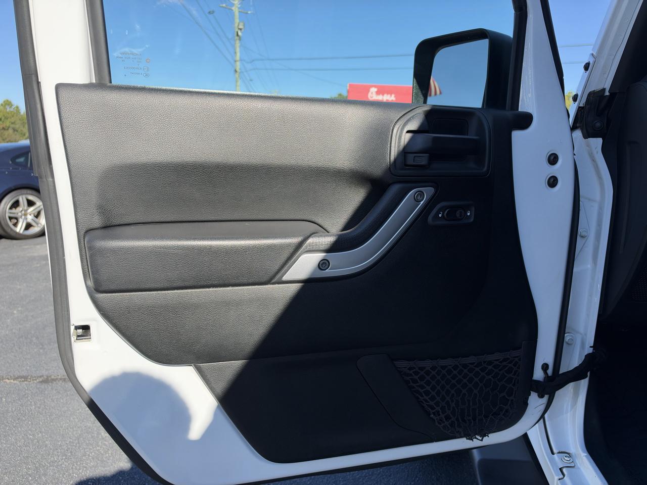 Jeep Wrangler Unlimited Sahara 4WD 2017