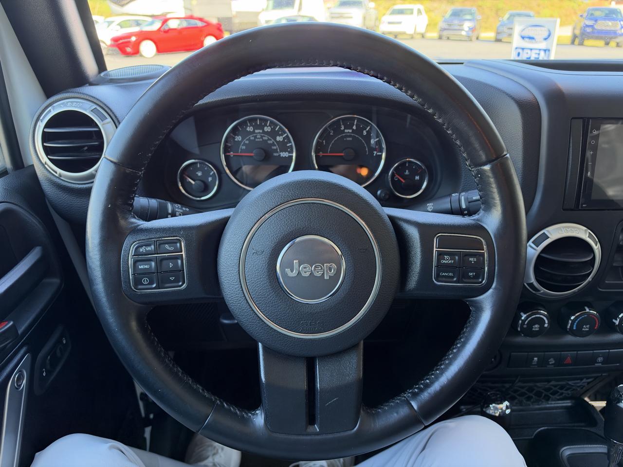 Jeep Wrangler Unlimited Sahara 4WD 2017