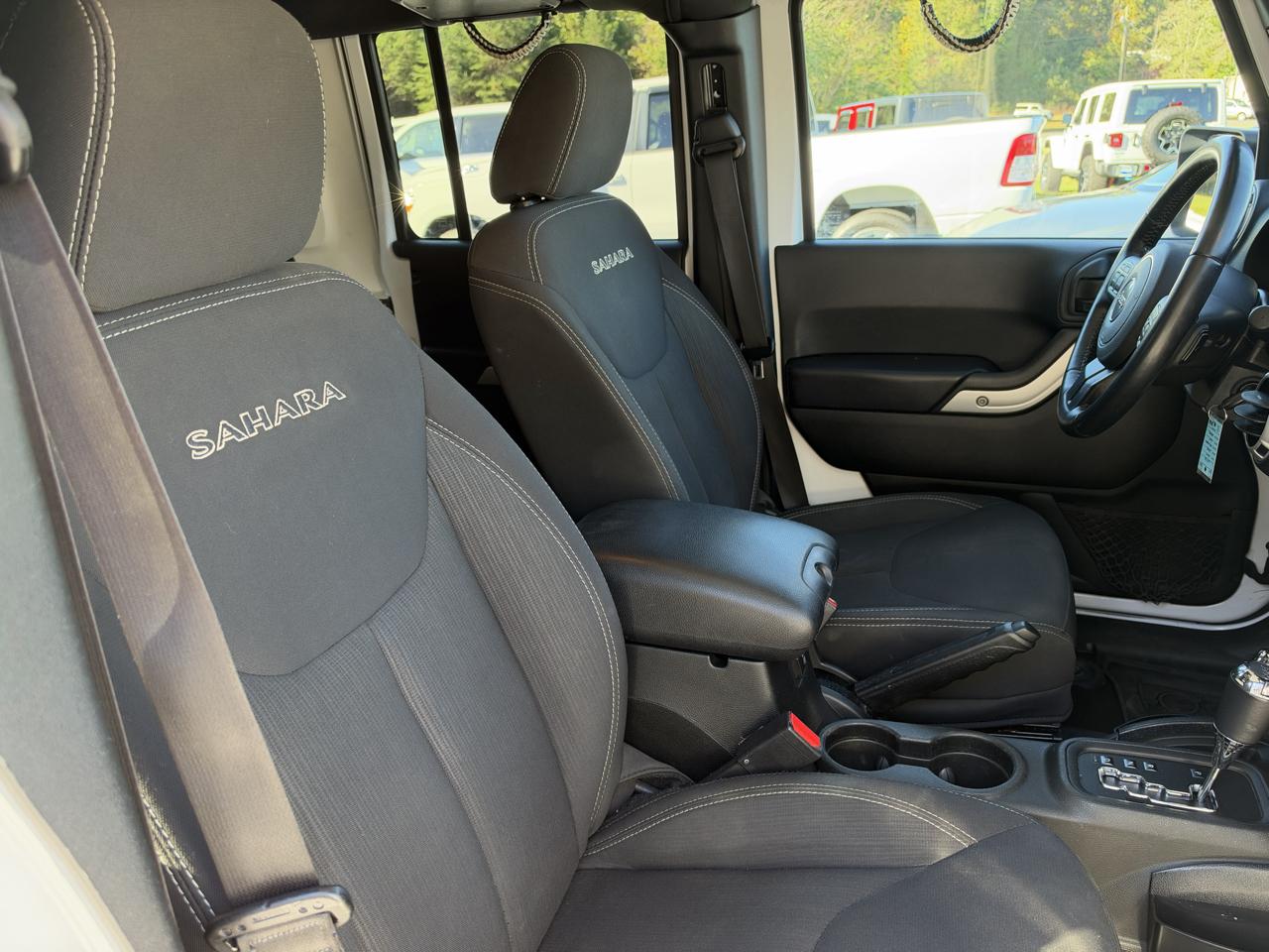 Jeep Wrangler Unlimited Sahara 4WD 2017