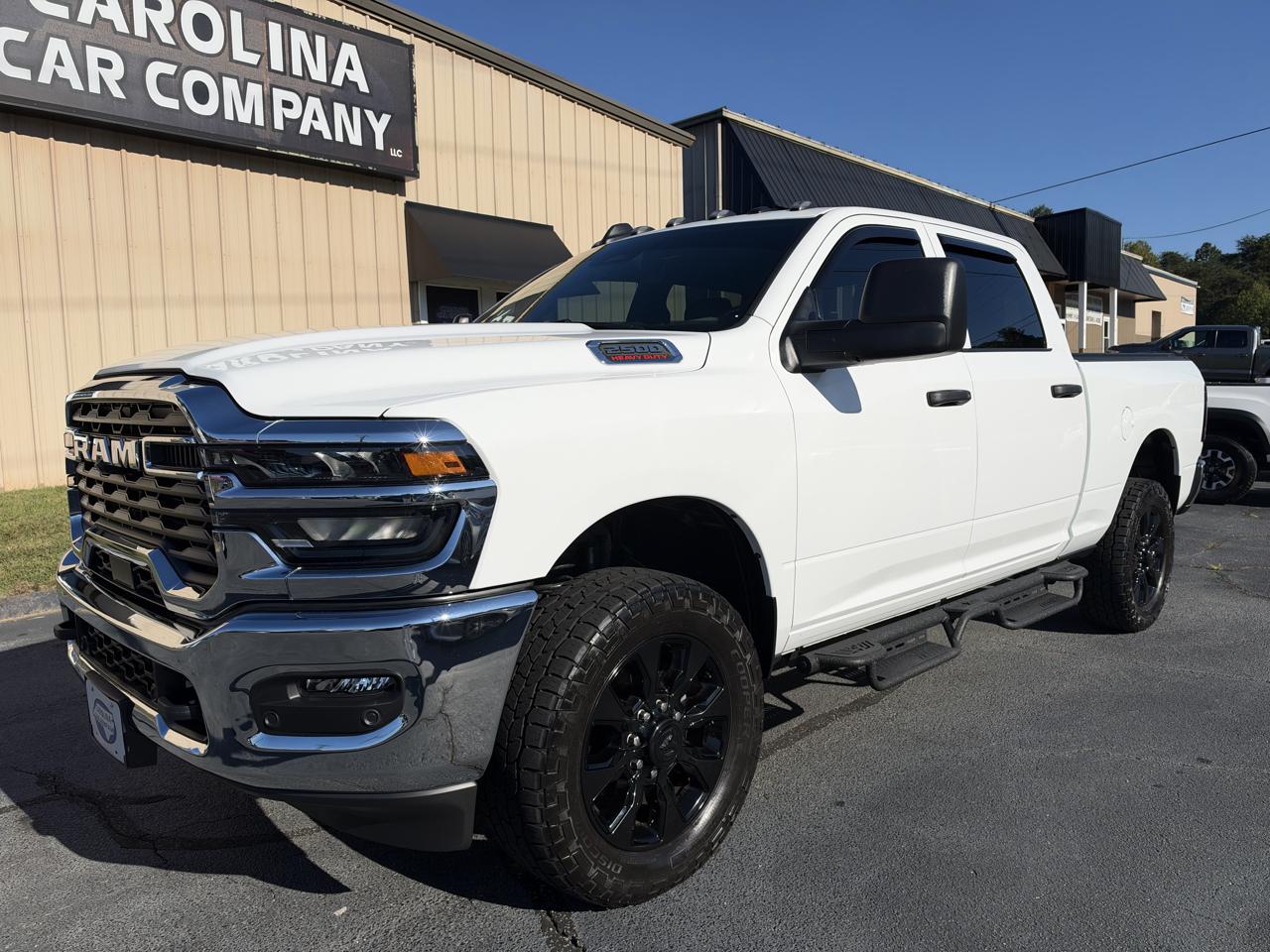 RAM 2500 Tradesman Crew Cab 4WD 2026