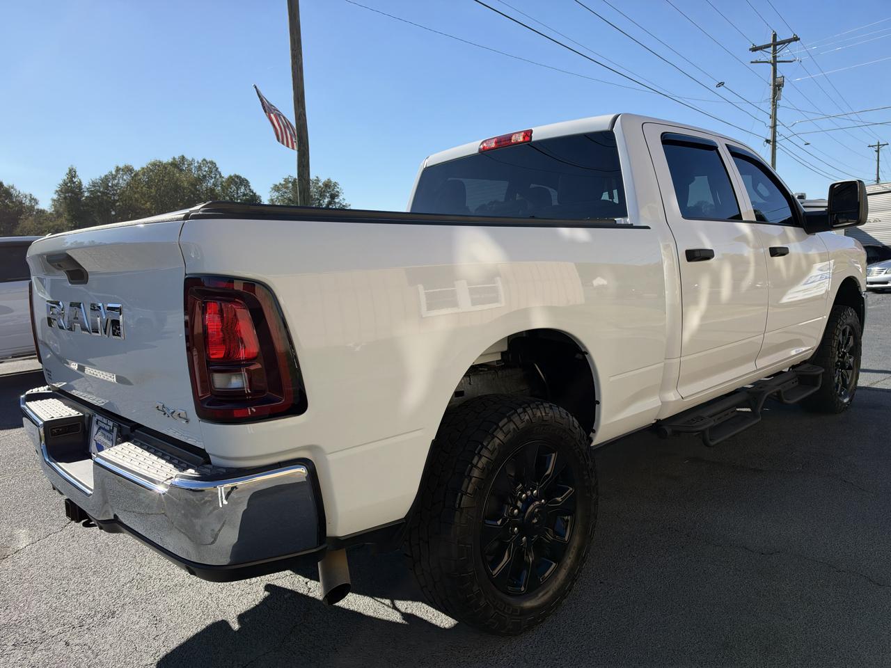 RAM 2500 Tradesman Crew Cab 4WD 2026