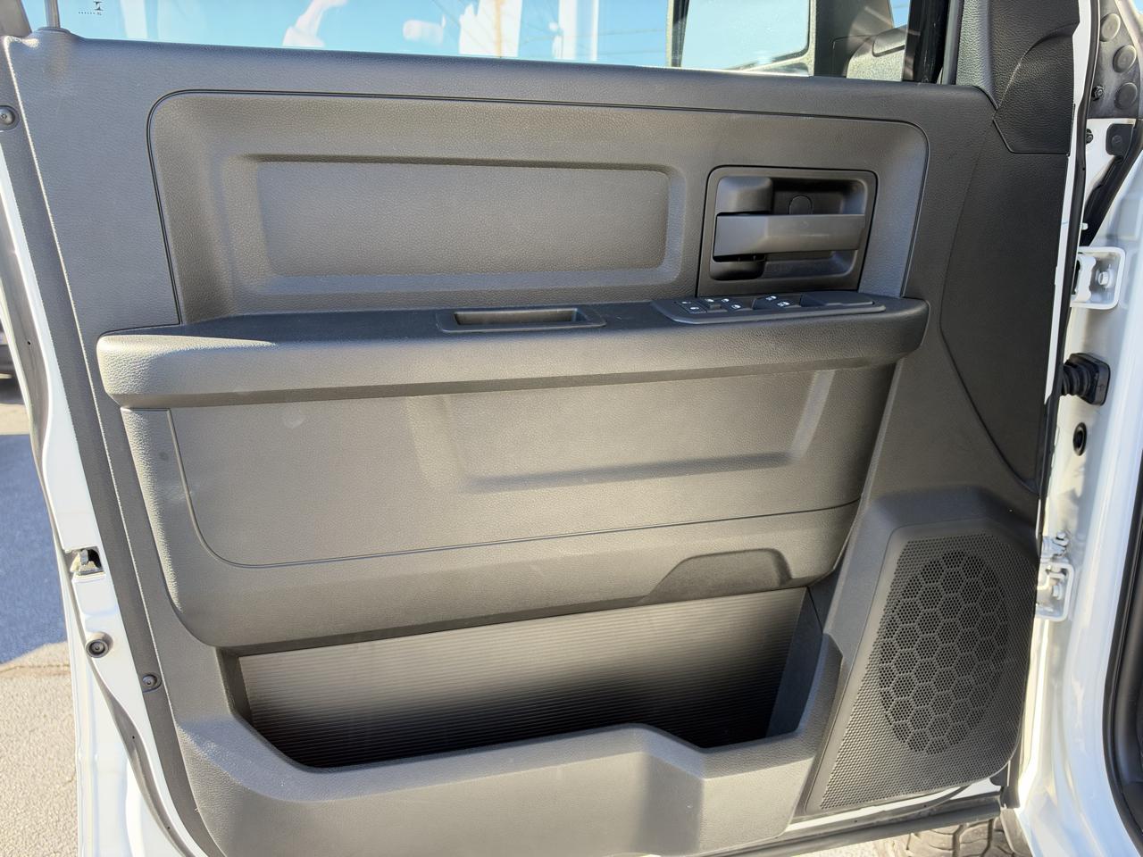 RAM 2500 Tradesman Crew Cab 4WD 2026