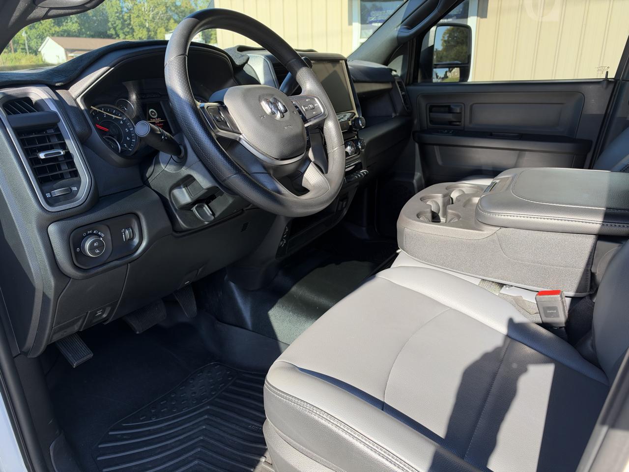 RAM 2500 Tradesman Crew Cab 4WD 2026