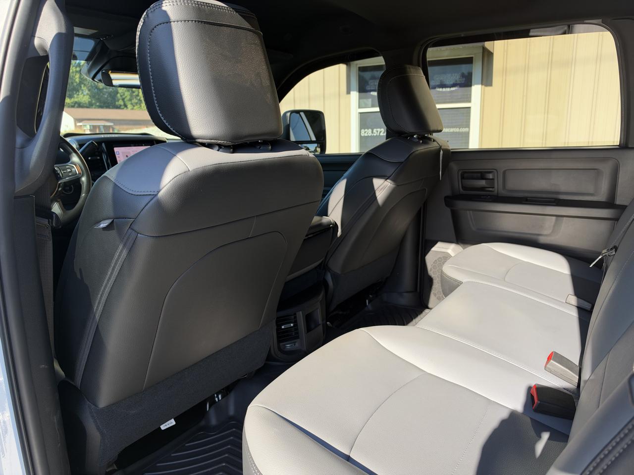 RAM 2500 Tradesman Crew Cab 4WD 2026