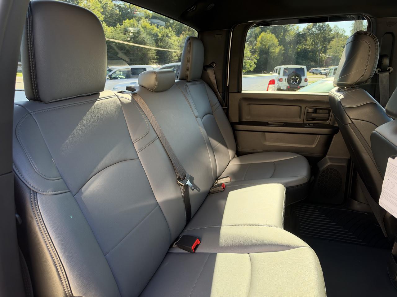 RAM 2500 Tradesman Crew Cab 4WD 2026